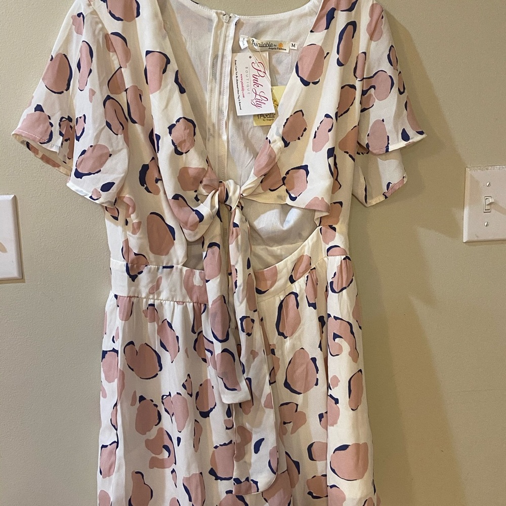 NWT Pink Lilly boutique tie front romper